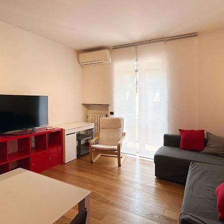 Comfortable Apartment In The Heart Of Лекко Экстерьер фото