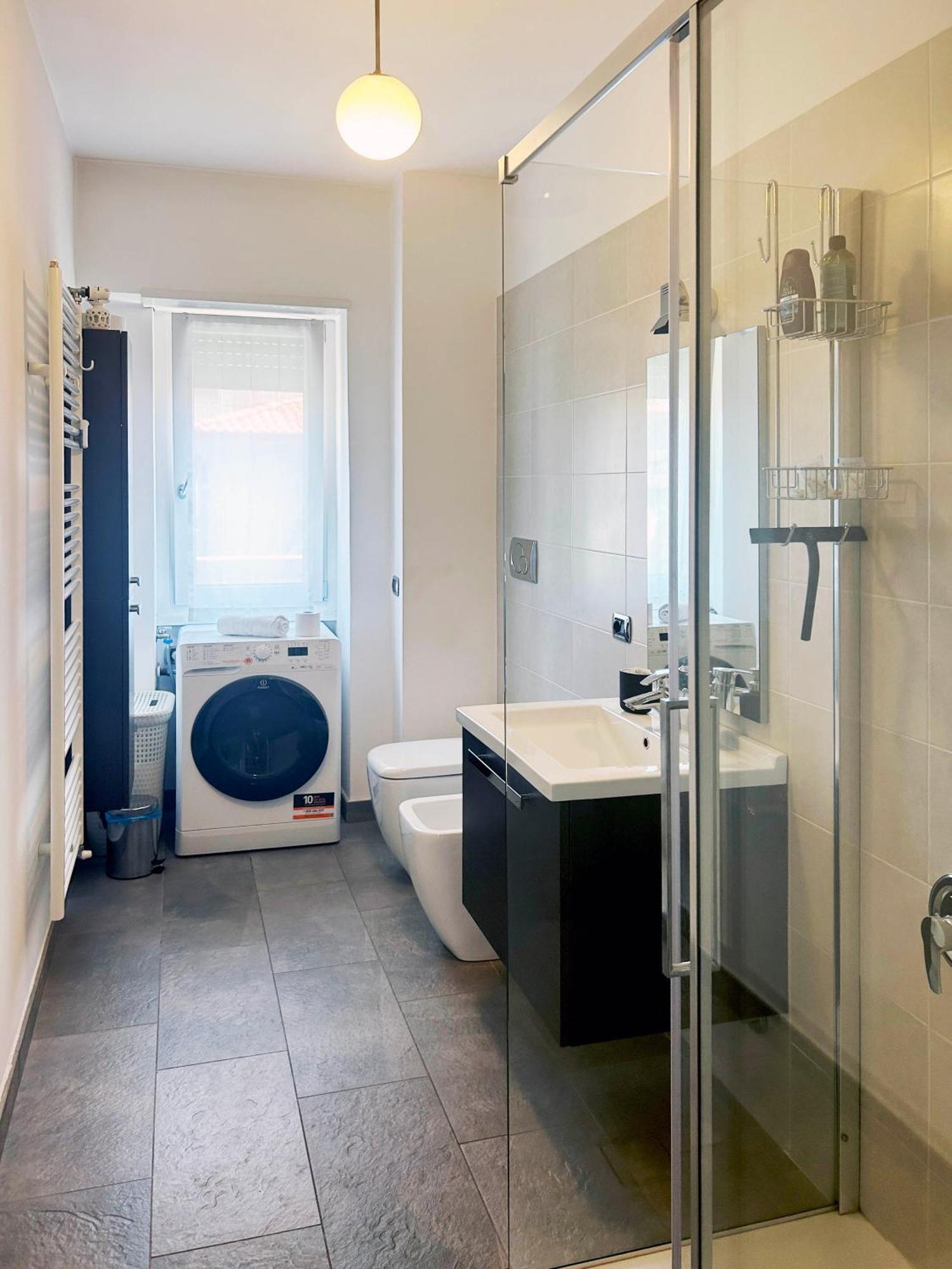 Comfortable Apartment In The Heart Of Лекко Экстерьер фото